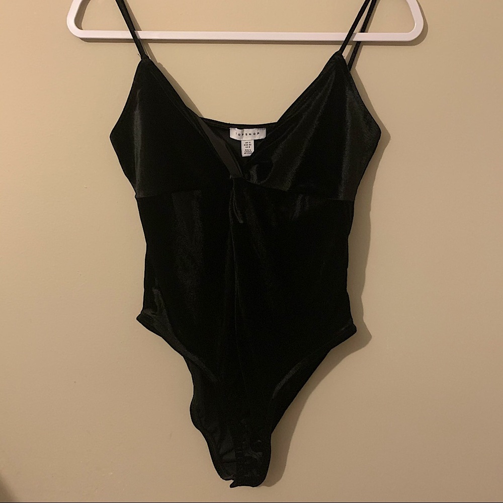 NWOT TOPSHOP Velvet Bodysuit - US 8